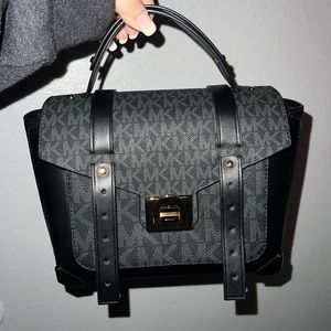 Manhattan Michael kors purse